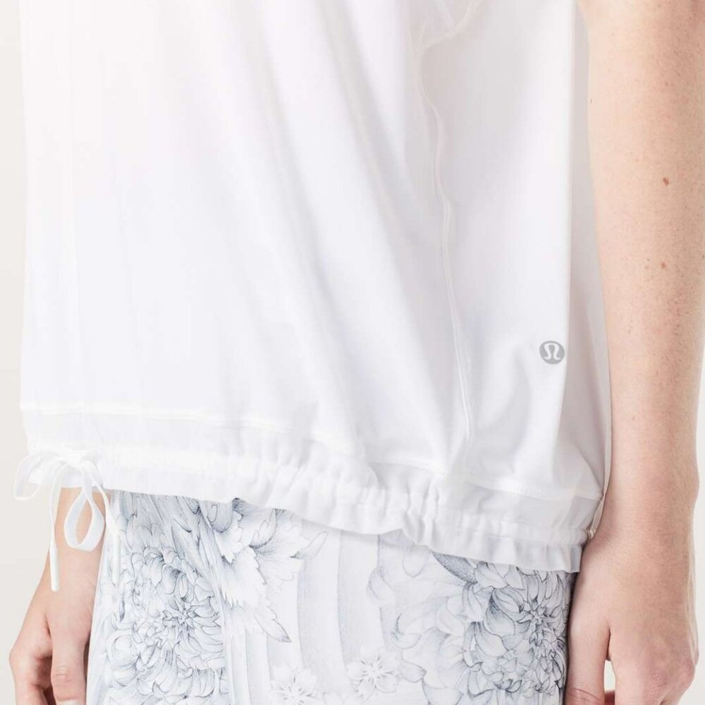 Lululemon Final Count Tee, White, Size 4(?) With … - image 6